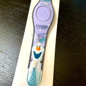 DISNEY MAGICBAND - Limited Release Frozen (WDW) MagicBand. NWT